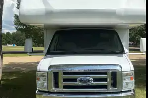 Adventure-Ready 2008 Sunseeker 26' Motorhome – Your Home on the Road!