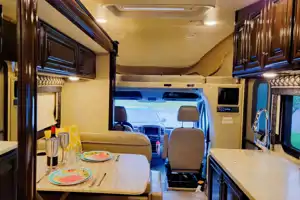 Sofia Thor Motor Coach Siesta Classe C