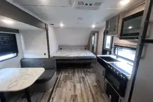Maria's Coleman 1905bh Travel Trailer