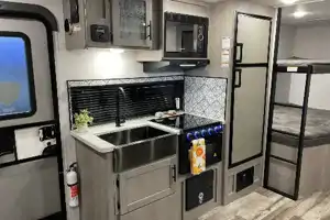 Maria's Coleman 1905bh Travel Trailer