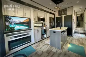 DURANGO Private King Master, Queen bed in Loft, Bunk Room, and Fold-Out Patio!!