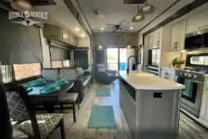 DURANGO Private King Master, Queen bed in Loft, Bunk Room, and Fold-Out Patio!!