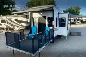 DURANGO Private King Master, Queen bed in Loft, Bunk Room, and Fold-Out Patio!!
