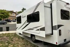 Legacy Continuum, LLC 2019 Coachmen Freelander 23FS