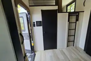 Luxury Forest River Salem Hemisphere 375FAM Fifth Wheel **AMENITIES**