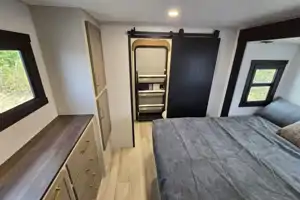 Luxury Forest River Salem Hemisphere 375FAM Fifth Wheel **AMENITIES**