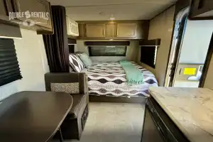 ECONOMY JAY FLIGHT with Queen Bed, Bunks, and Full Bath!