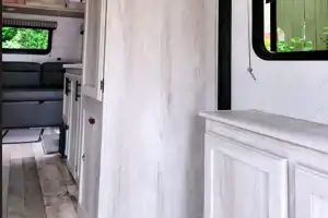 Off-Grid Escaper