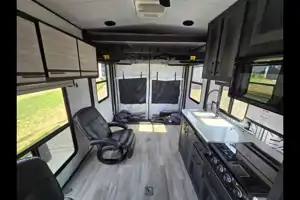 Austin's Cruiser RV Stryker2714 Toy Hauler
