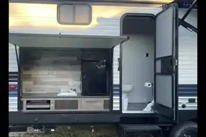 🏕️ 2020 CrossRoads Zinger ZR328SB – Your Spacious Home Away From Home!
