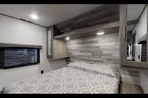 🏕️ 2020 CrossRoads Zinger ZR328SB – Your Spacious Home Away From Home!