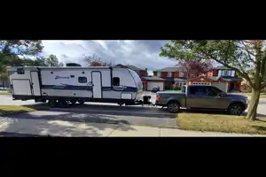 🏕️ 2020 CrossRoads Zinger ZR328SB – Your Spacious Home Away From Home!