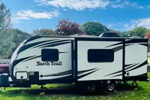 Stix & Stones Heartland NorthTrail – Couples Glamper Adventure Awaits! 