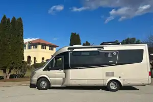 John's Leisure Travel Vans Unity Fx Class B
