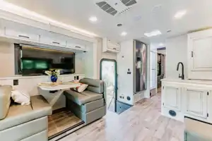 RV Henrietta