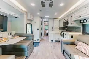 RV Henrietta