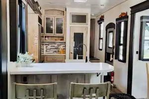 Keystone Avalanche - Fully Equipped Luxury 5th Wheel