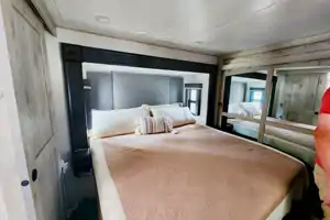 Keystone Avalanche - Fully Equipped Luxury 5th Wheel