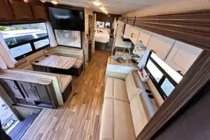 Renovated RV - WiFi, Pets, Jeep, Off-Grid Friendly, Towing, 24/7 Support, Near Airport