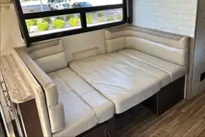 Renovated RV - WiFi, Pets, Jeep, Off-Grid Friendly, Towing, 24/7 Support, Near Airport