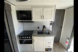 Scott's Keystone 25bhs Travel Trailer