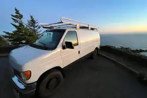 Petr's Ford E-250 Campervan