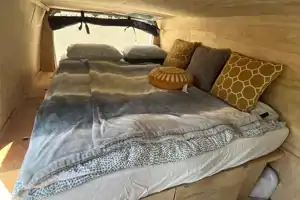 Petr's Ford E-250 Campervan