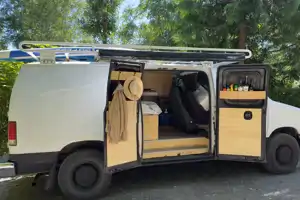 Petr's Ford E-250 Campervan