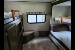 Fully Stocked CLEAN 34' Bunkhouse 2018 Coachmen Apex