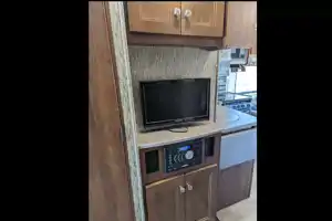 Alex's 2018 Sunseeker -sleeps up to 8- multilingual owners