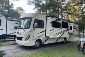 Enterprise- Thor Motor Coach 30.3 A.C.E Class A