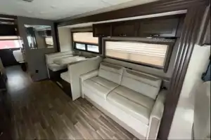 Enterprise- Thor Motor Coach 30.3 A.C.E Class A