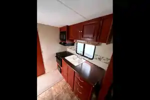 Kodiak Wanderer - Compact Travel Trailer Retreat