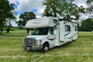 Family & Pet friendly Bunkhouse Motorhome