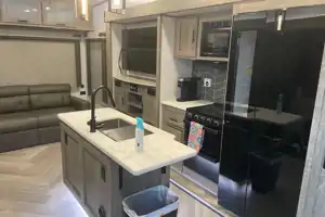 M19 Forest River Salem hemisphere  Fifth Wheel
