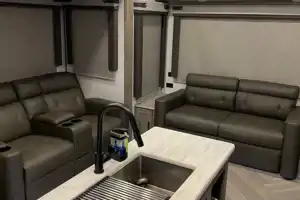 M19 Forest River Salem hemisphere  Fifth Wheel