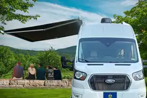 Vermont's Finest, Brenda-B-Brenda: AWD Travel in Luxury Seats 8 Sleeps 2