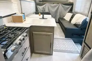 FLASH SALE 2021 CLASS C RV