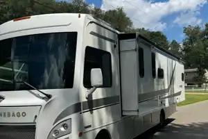 PARADISE ON WHEELS