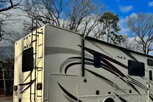 Shaya's Thor Motor Coach Ace 29.3 Class A