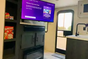 Family Friendly Separate room for the kids! 