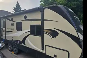 24 ft Keystone Cougar Travel Trailer