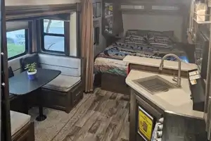 24 ft Keystone Cougar Travel Trailer