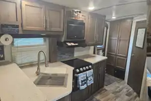 24 ft Keystone Cougar Travel Trailer