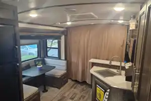 24 ft Keystone Cougar Travel Trailer