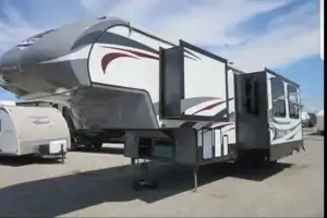 Heartland Road Warrior 30c Toy Hauler