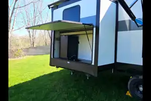 Fireside RV's 2023 Forest River Salem Platinum 31KQBTS Bunkhouse - LMI2008