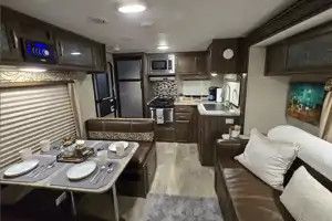 Coachmen Apex Ultra-Lite / Power Inverter & Generator / Starlink Equipped!