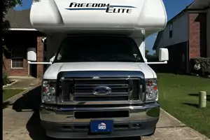 HIGHWAY TO HEAVEN Thor Motor Coach Freedom Elite 26E Class C
