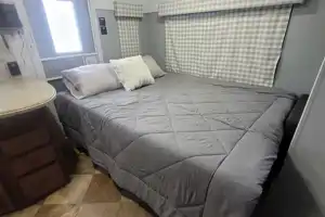 Brownie Newly Renovated 2 Queen Memory Foam Beds Sleeps 6 Ultra Comfort! 